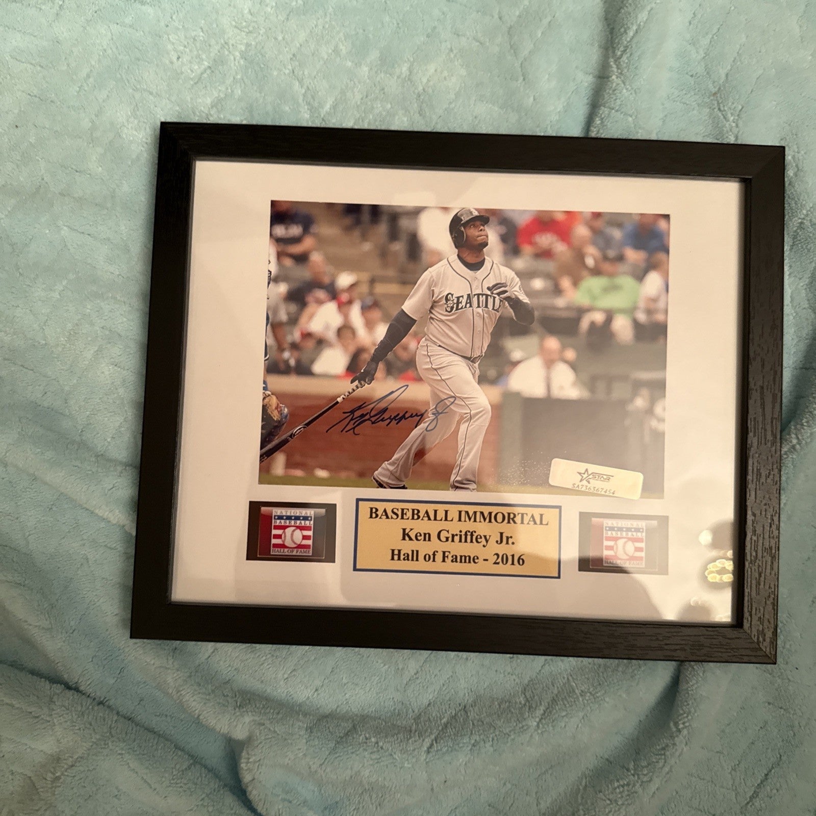 (SALE) Signed Ken Griffey Jr. 5x7 mounted to 8x10 color photo w/coa ( - STARWORLDUSA.com